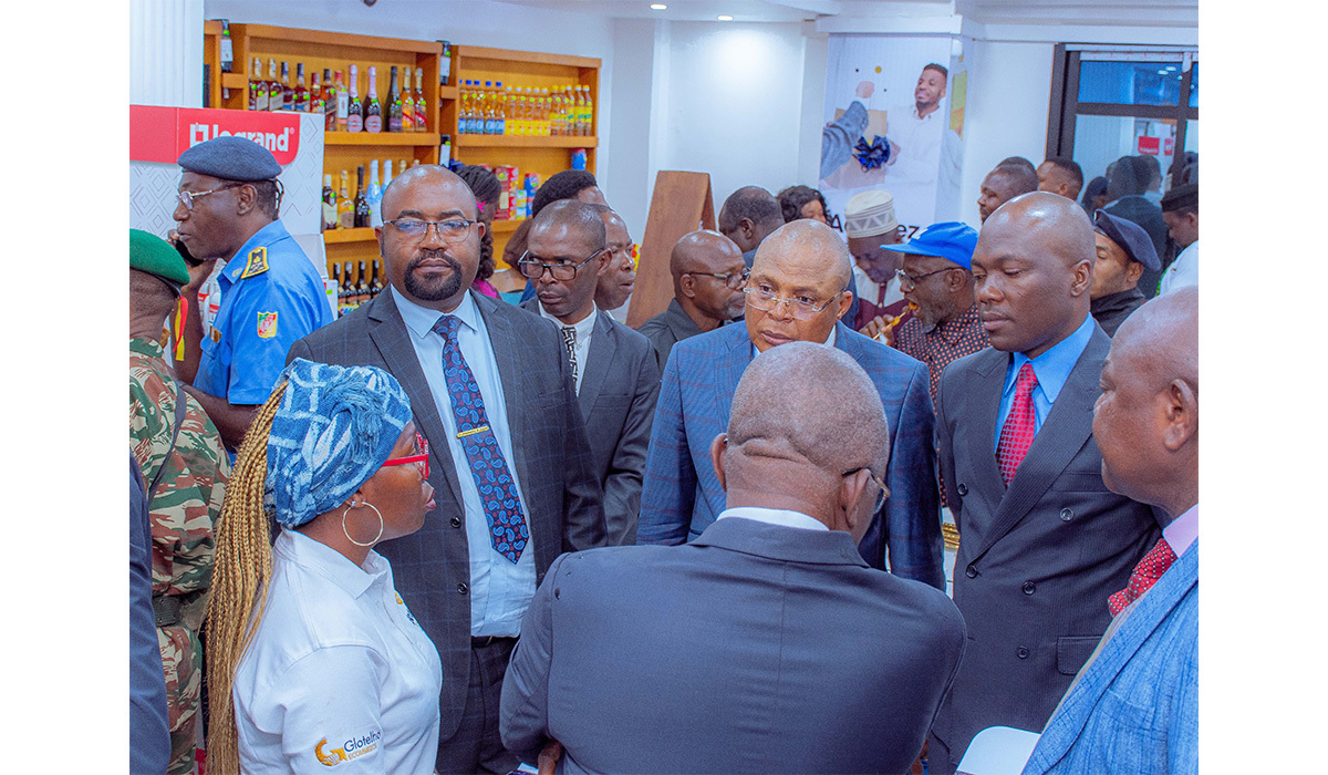 Visite officielle de la Boutique Glotelho Bafoussam.